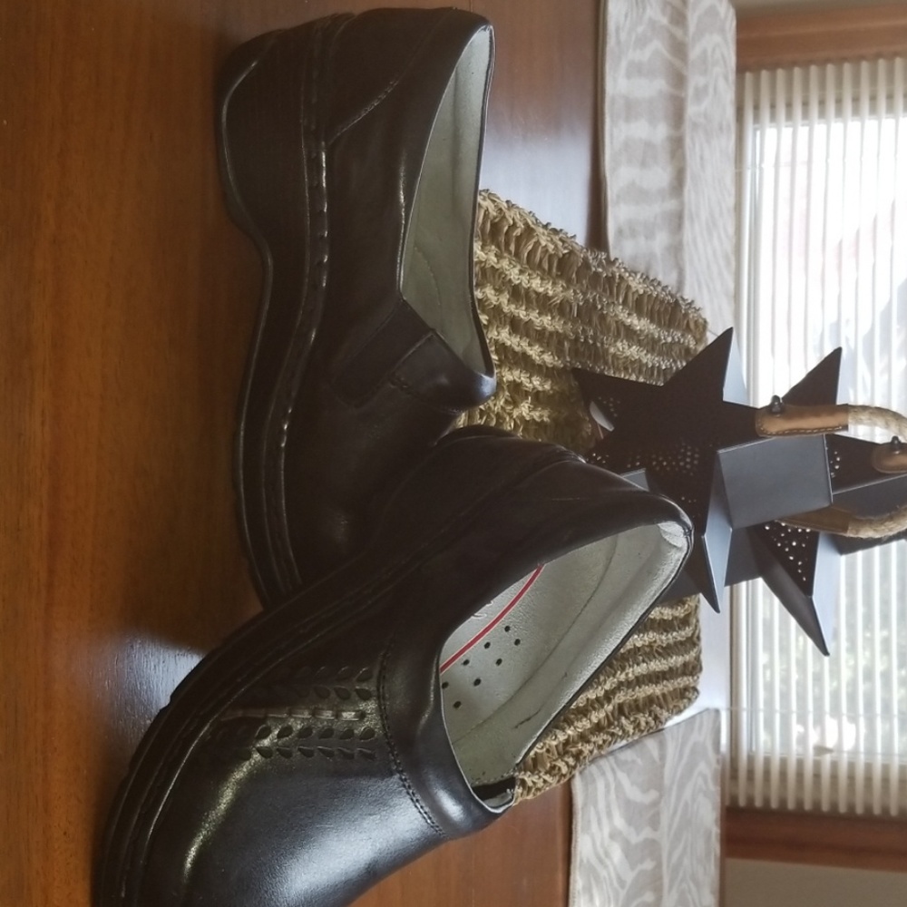 Black Leather Klogs